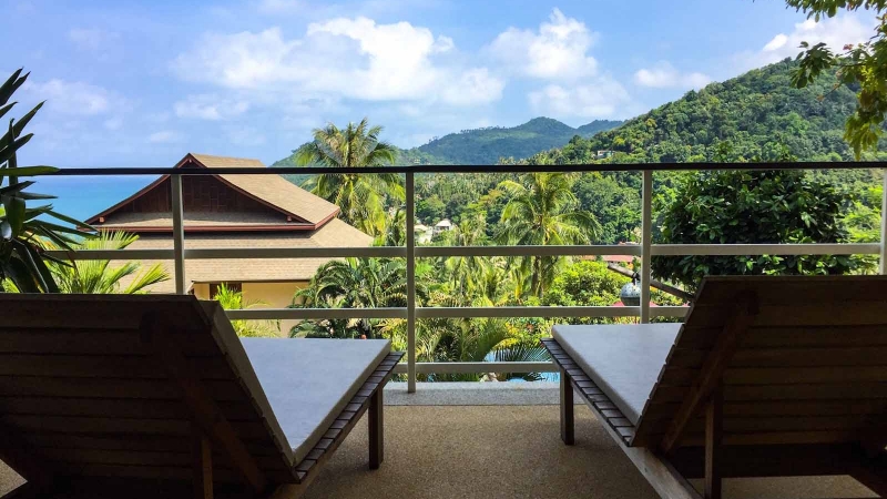 sun-bed-on-balcony